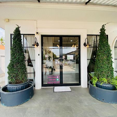 La Riva Boutique Hotel Kamphaeng Phet Eksteriør billede
