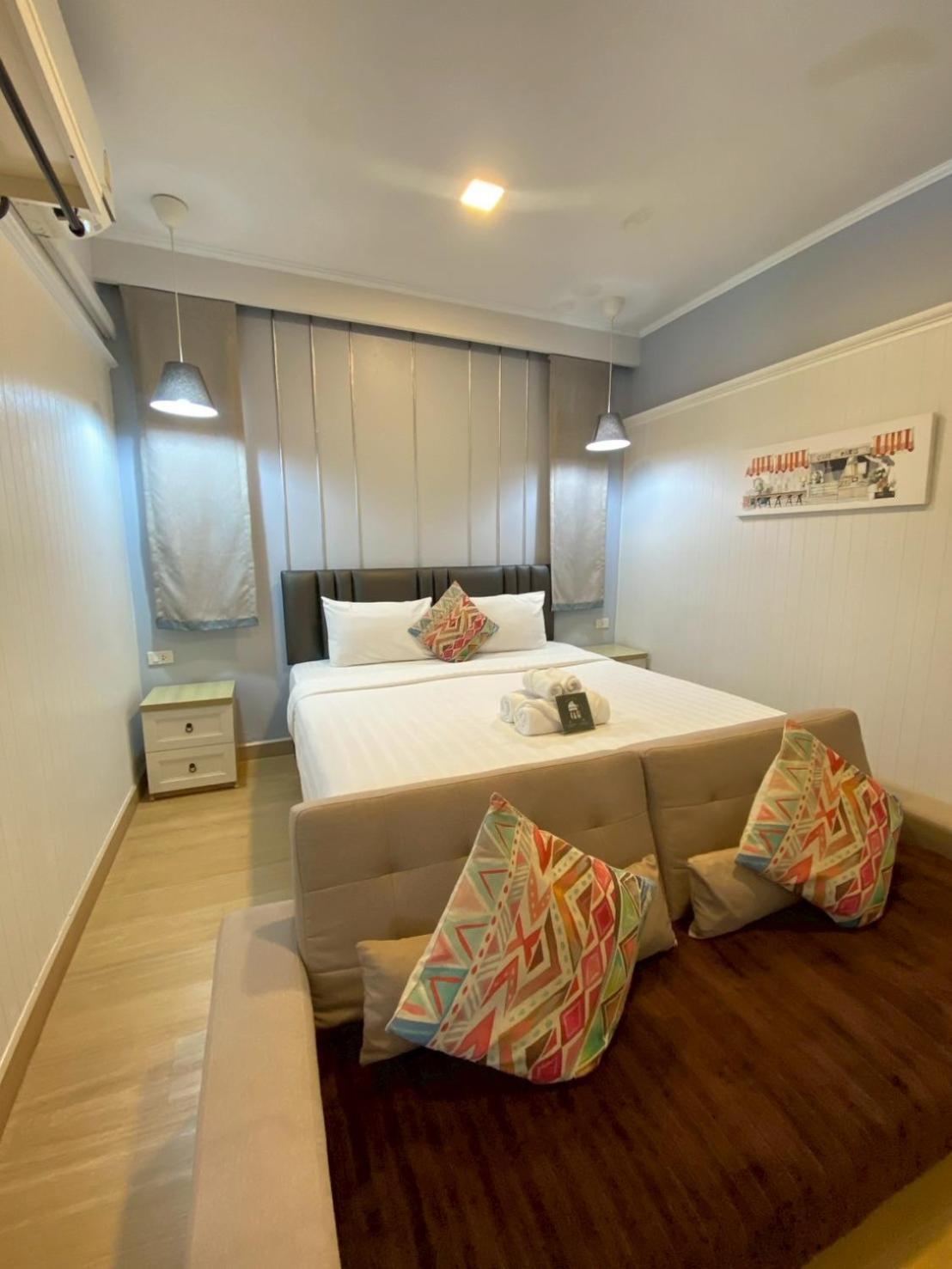 La Riva Boutique Hotel Kamphaeng Phet Eksteriør billede