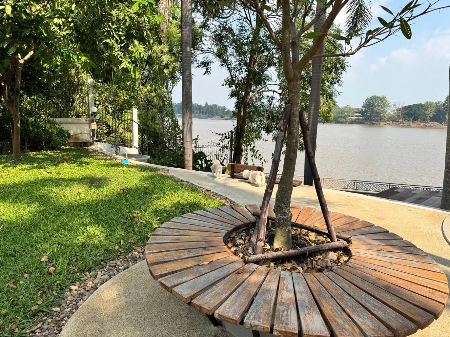 La Riva Boutique Hotel Kamphaeng Phet Eksteriør billede