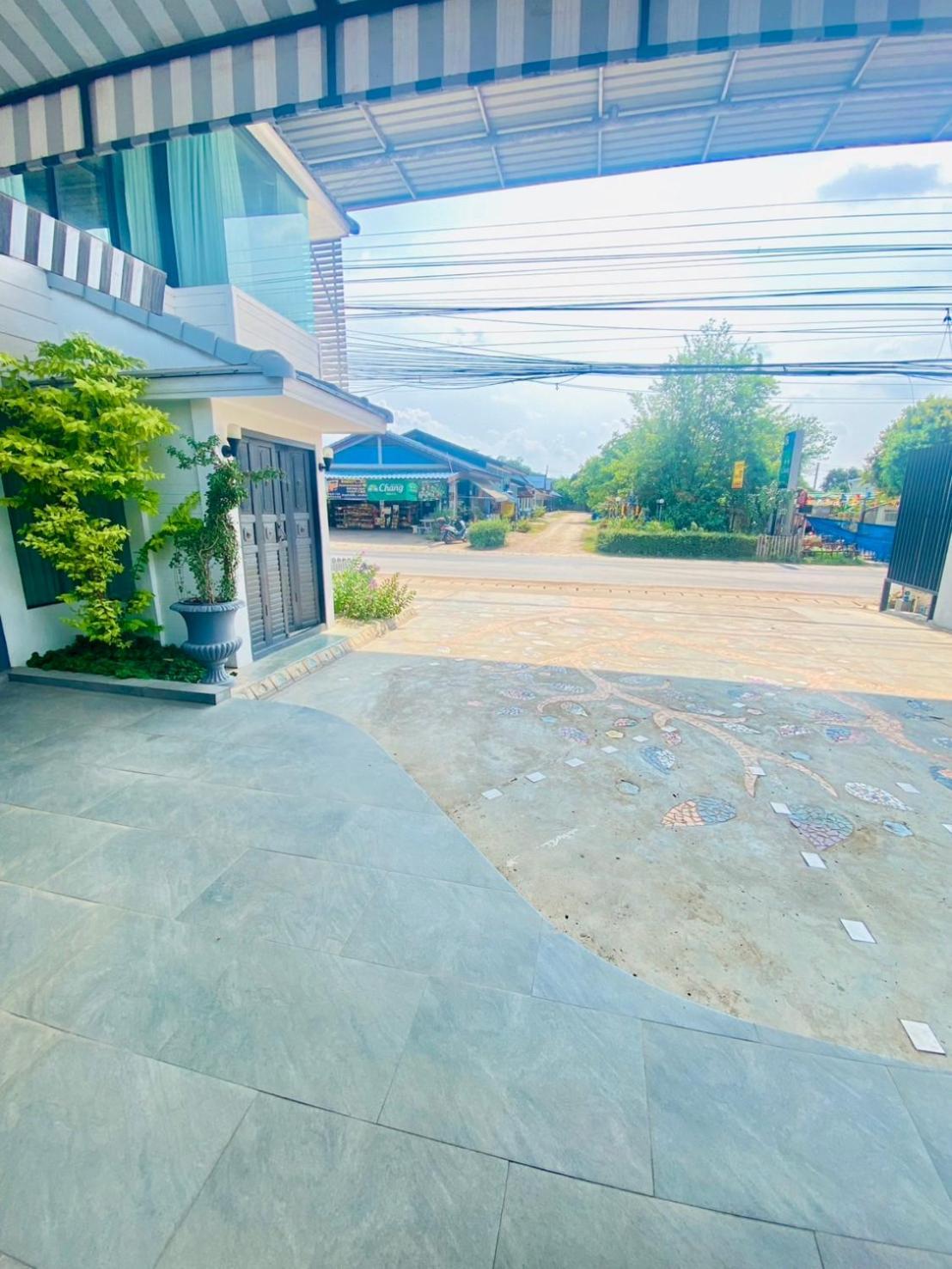 La Riva Boutique Hotel Kamphaeng Phet Eksteriør billede