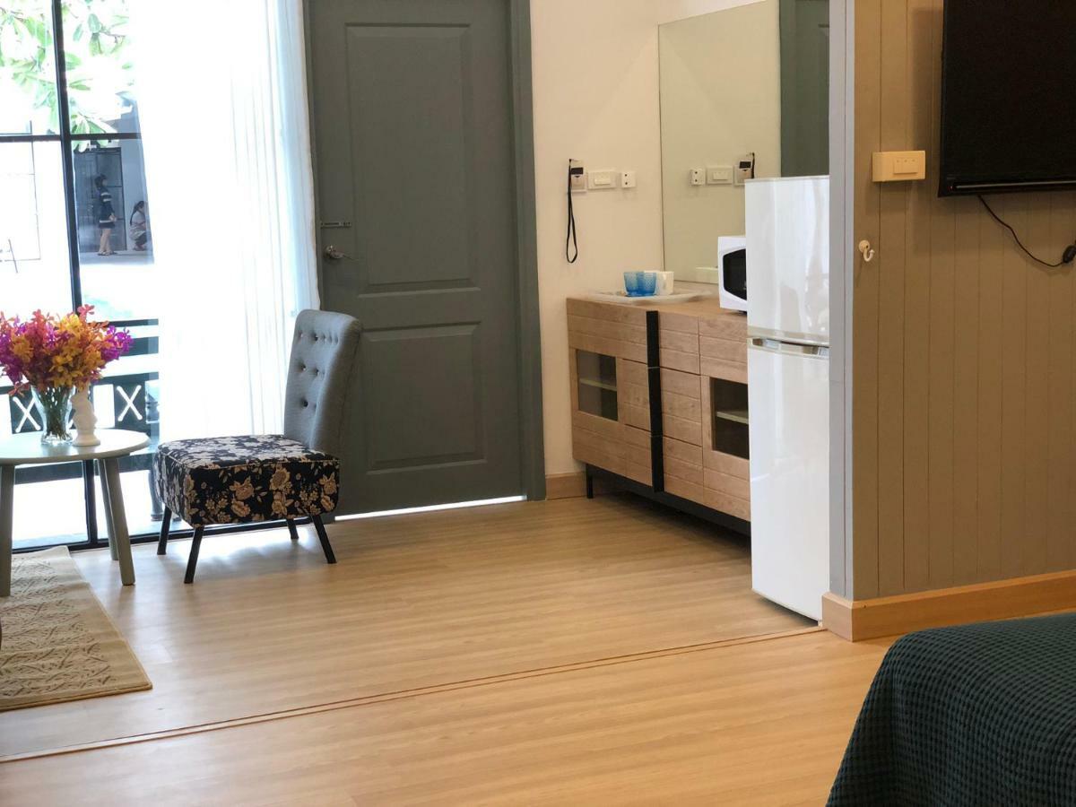 La Riva Boutique Hotel Kamphaeng Phet Eksteriør billede