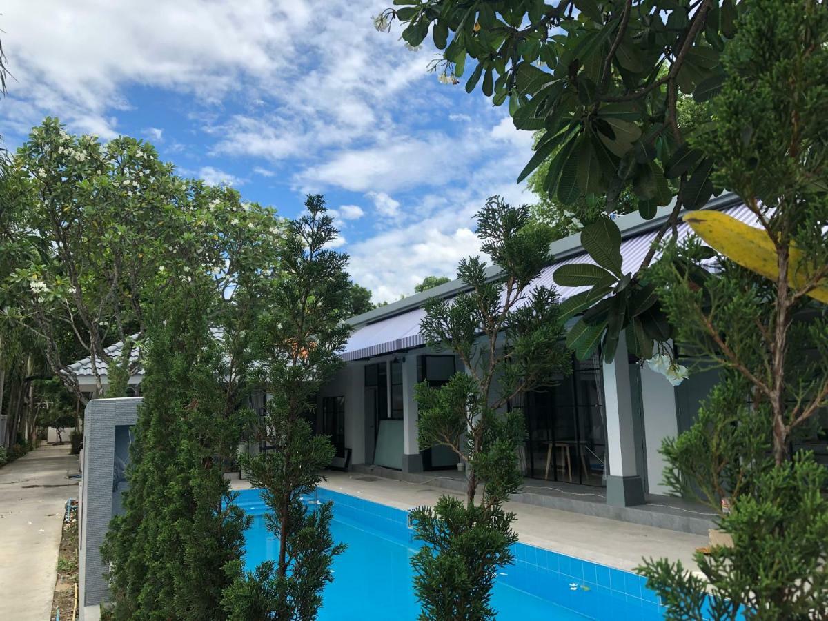 La Riva Boutique Hotel Kamphaeng Phet Eksteriør billede