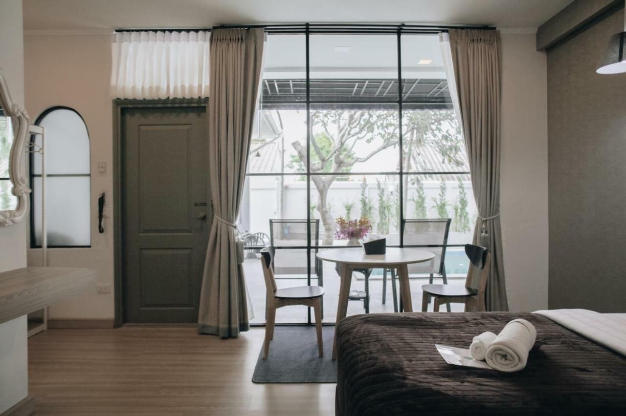 La Riva Boutique Hotel Kamphaeng Phet Eksteriør billede